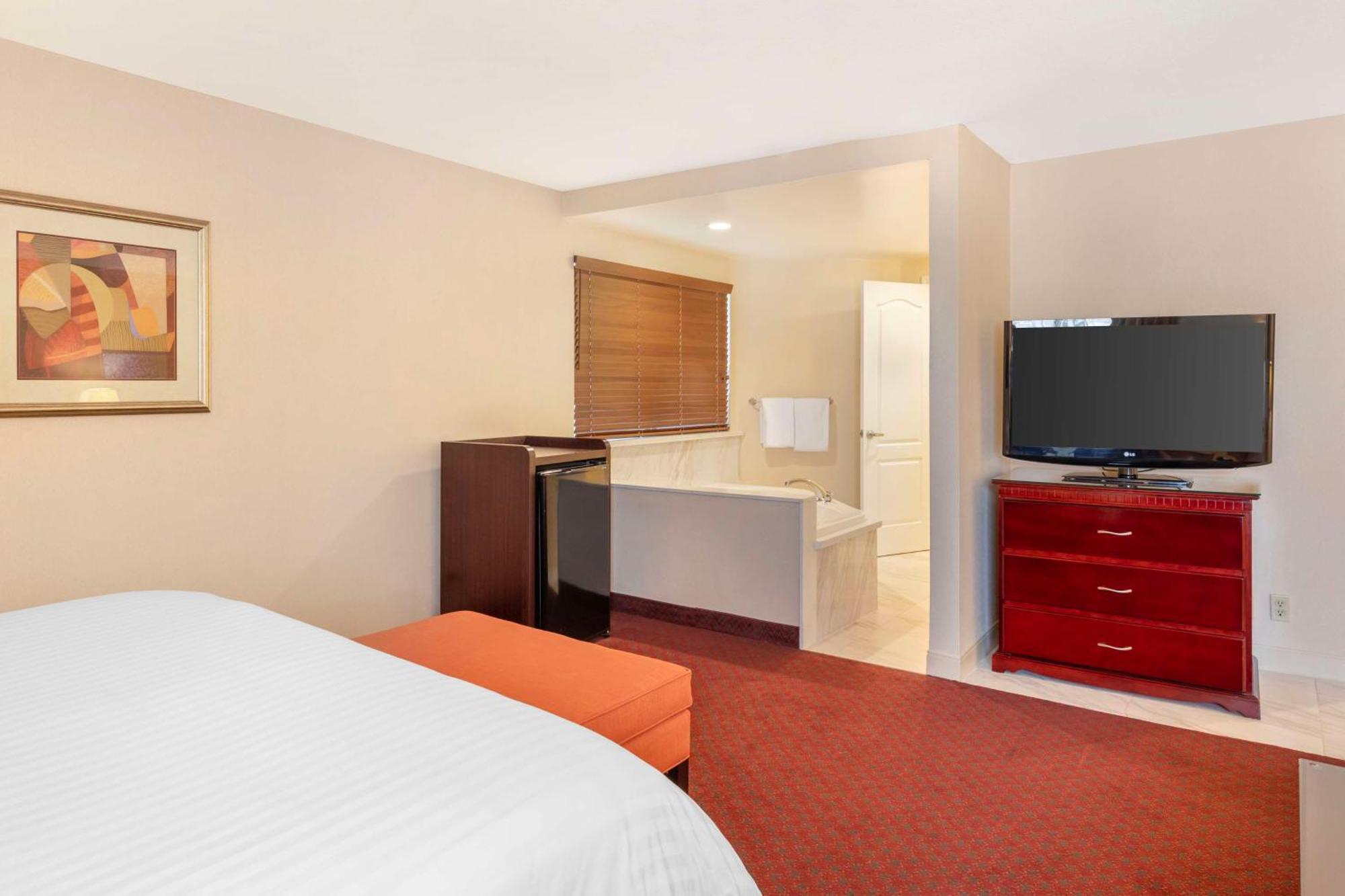 Best Western Plus West Covina Inn Экстерьер фото
